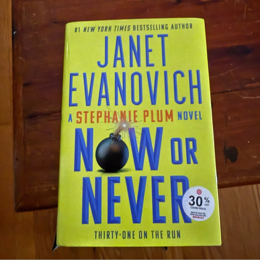 Now or Never by Janet Evanovich Hardcover